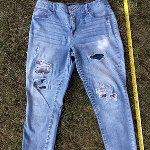 Maurices High Rise Skinny Jegging Patchwork Distressed Size Large